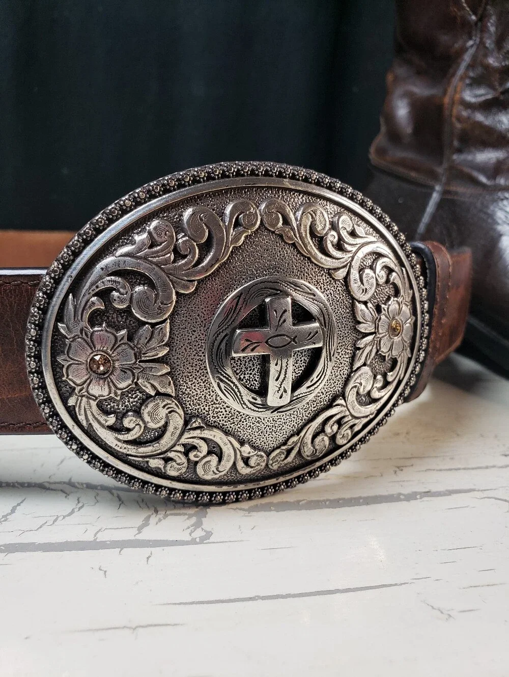 Ariat Cross Medallion Belt w/Cross Concho Buckle style A1512202 - Women's size M
